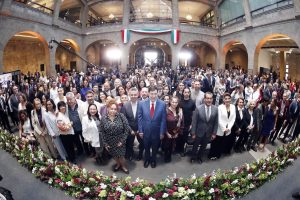 Presidente de la Mesa Directiva del Senado de la República rinde informe en Xicoténcatl y exigió respeto internacional