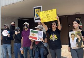 Manifestantes frente a la Embajada de Irán