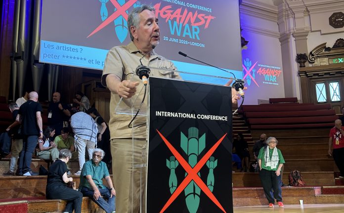 John Rees, activista político, académico, historiador y periodista británico